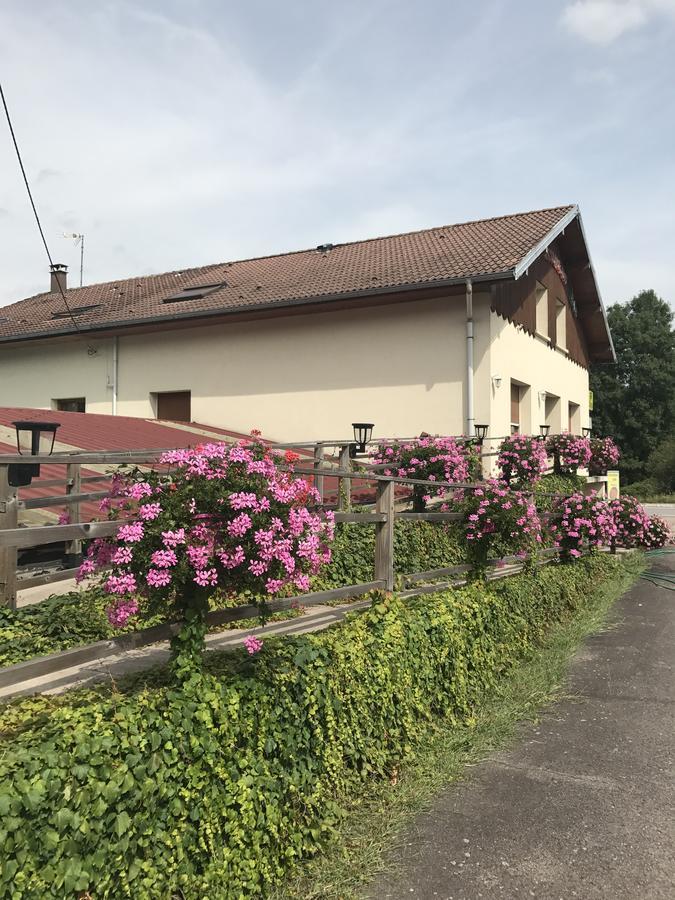 Logis Auberge De La Poirie Tendon Exterior photo